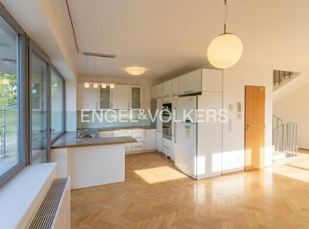 Pronájem domu/vily, 230 m²