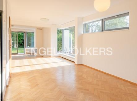 Pronájem domu/vily, 230 m²