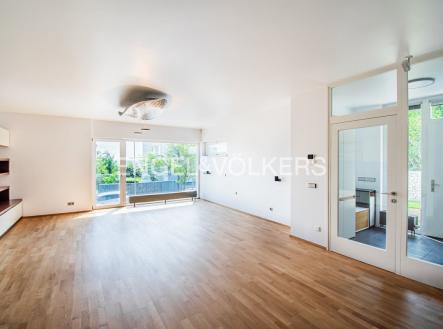 Pronájem domu/vily, 473 m²