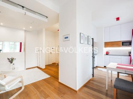 Pronájem bytu, 1+kk, 38 m²