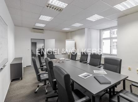 Pronájem kanceláře, 92 m²