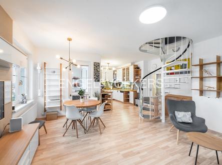 Pronájem bytu, 3+kk, 93 m²