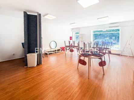 Pronájem obchodní prostory, 64 m²