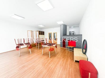 Pronájem obchodní prostory, 64 m²