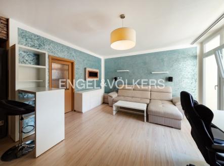 Pronájem bytu, 1+kk, 52 m²