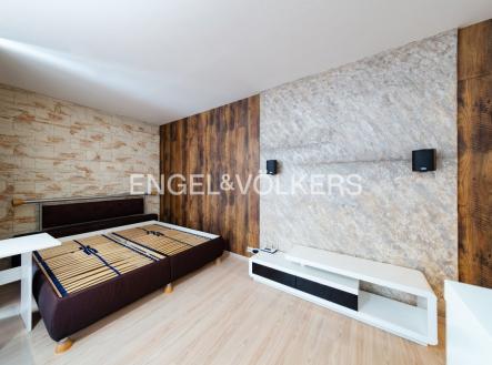 Pronájem bytu, 1+kk, 52 m²