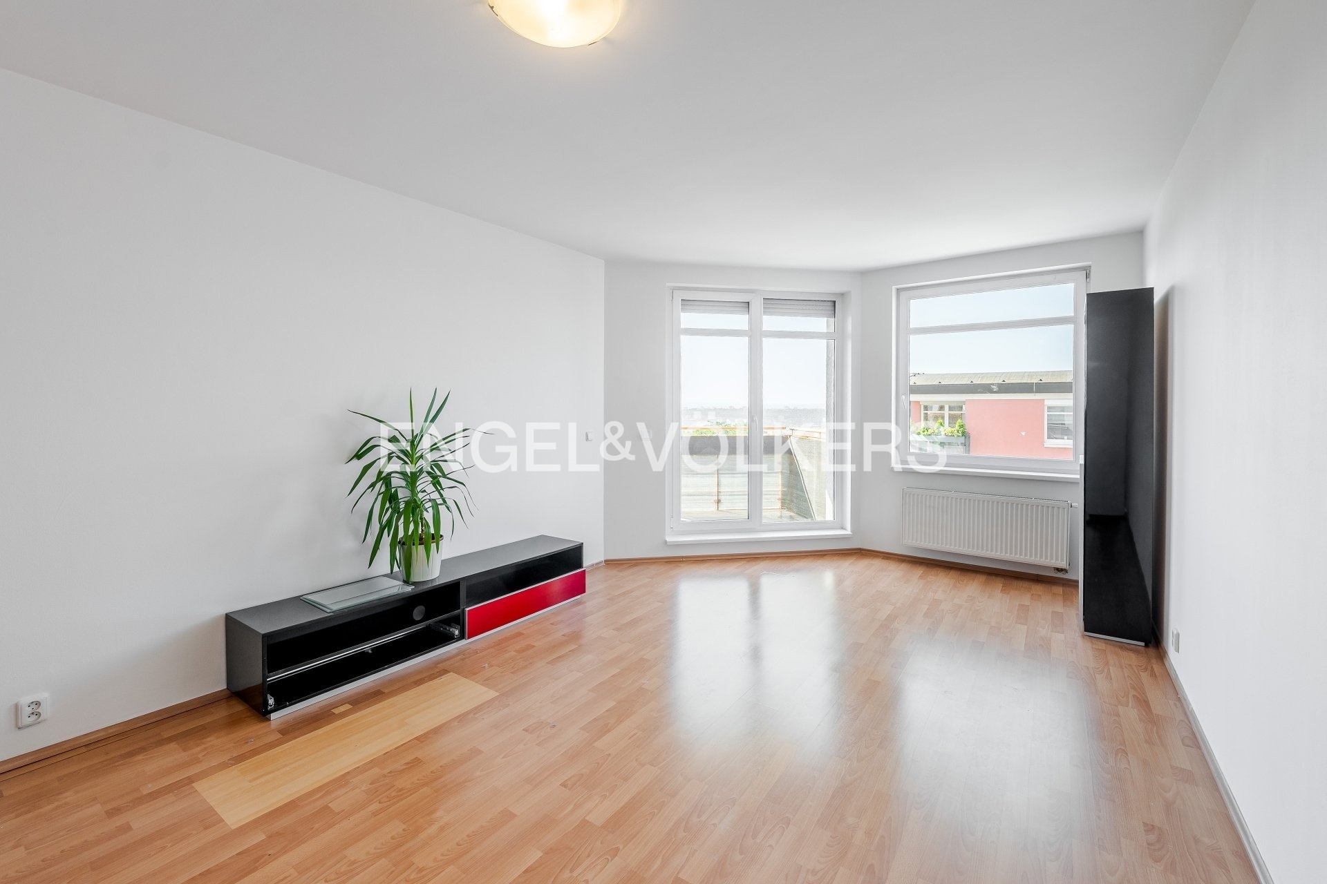 1 P1591194-HDR_web