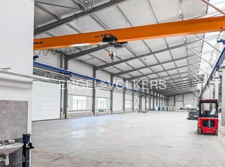 Pronájem kanceláře, 3 500 m²
