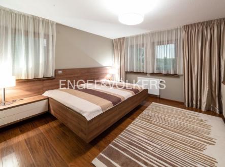 Pronájem domu/vily, 170 m²