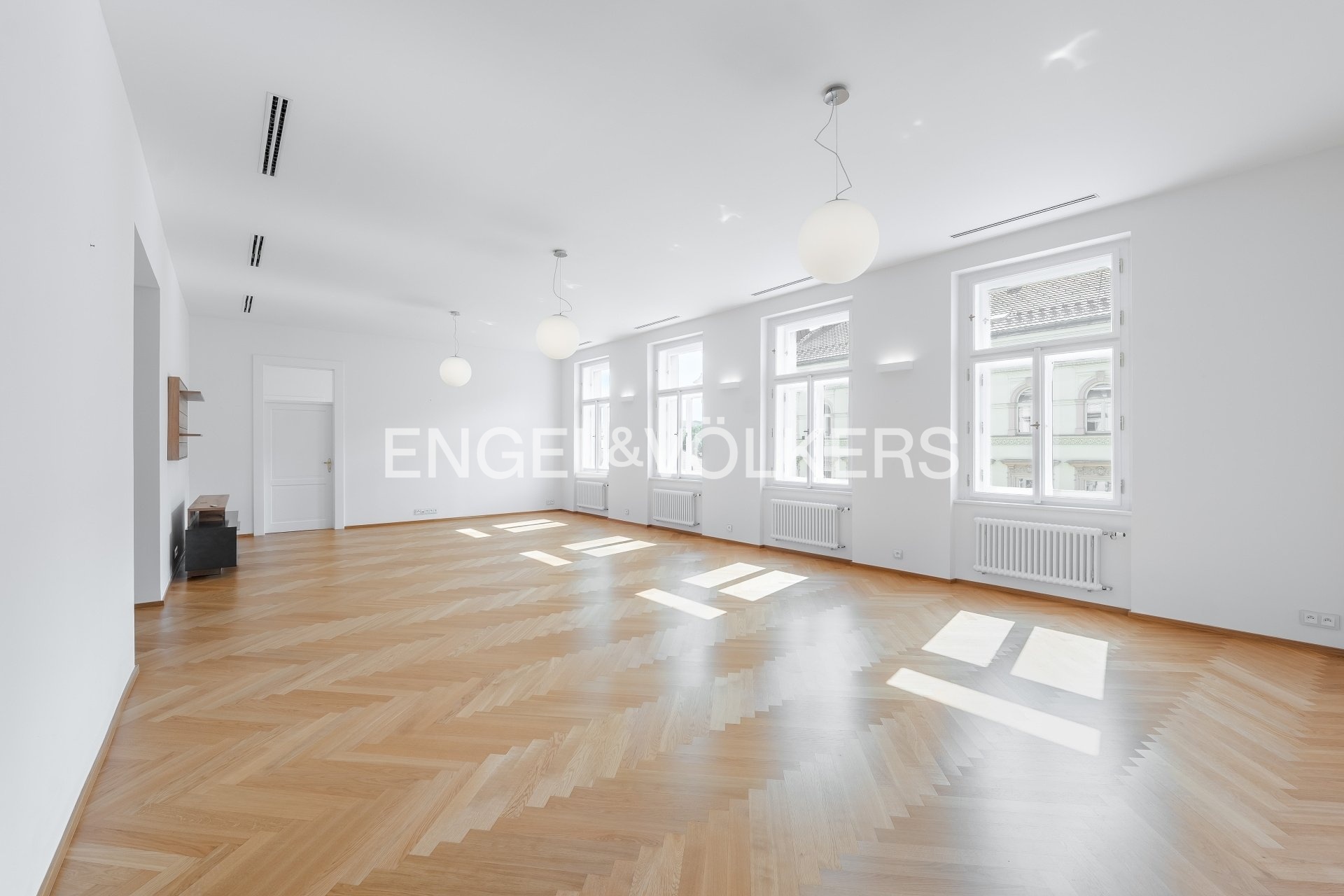 1 P1601584-HDR_web