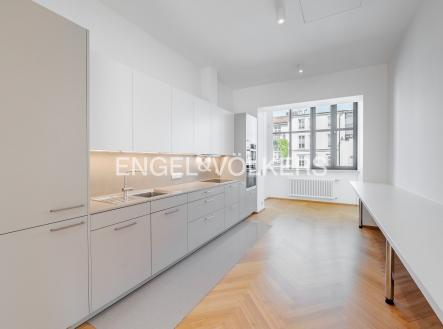 Pronájem bytu, 5+kk, 202 m²