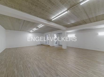 Pronájem kanceláře, 136 m²