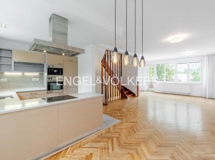 Pronájem domu/vily, 172 m²