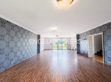 Pronájem domu/vily, 205 m²