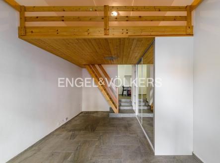Pronájem bytu, 1+kk, 27 m²