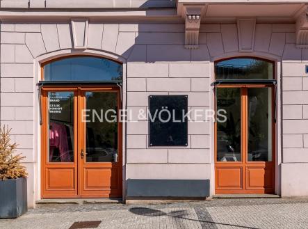 Pronájem obchodní prostory, 176 m²