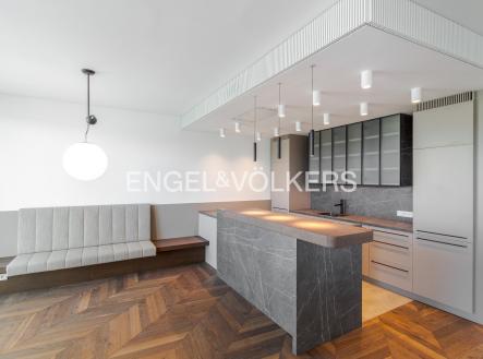 Pronájem bytu, 3+kk, 129 m²