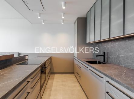 Pronájem bytu, 3+kk, 129 m²