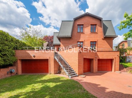 Architektonický unikát s duší: Bydlení přímo u lesoparku Hostivař