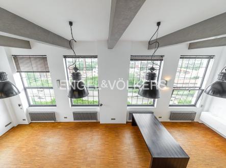 Pronájem kanceláře, 98 m²