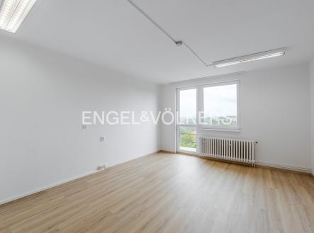 Pronájem kanceláře, 100 m²