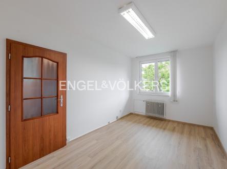 Pronájem kanceláře, 100 m²