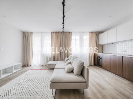 Pronájem bytu, 2+kk, 62 m²