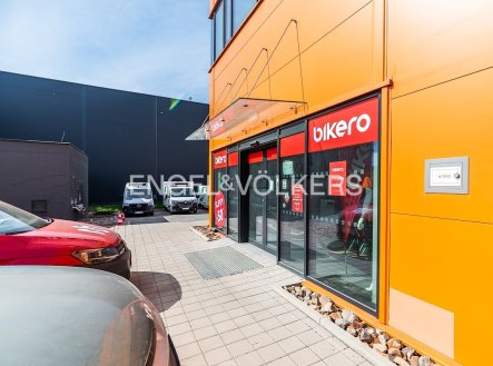 Pronájem komerčního objektu, sklad, 1 331 m²