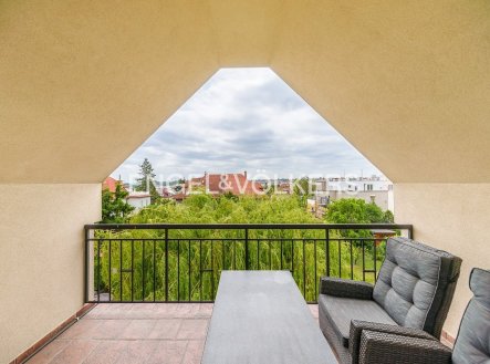 Pronájem bytu, 4+kk, 140 m²