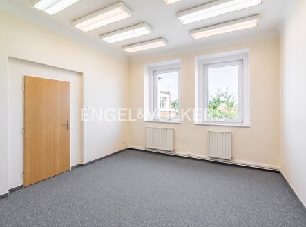 Pronájem kanceláře, 32 m²