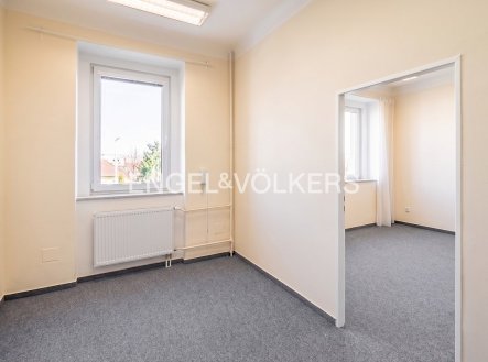 Pronájem kanceláře, 32 m²