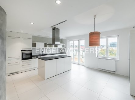 Pronájem bytu, 5+1, 205 m²