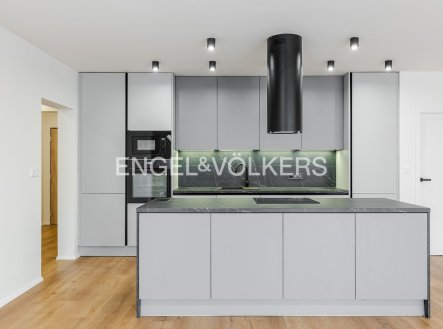 Pronájem bytu, 4+kk, 110 m²