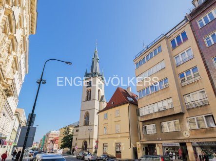 Pronájem kanceláře, 154 m²