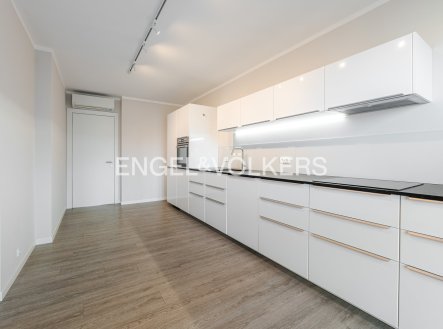 Pronájem bytu, 3+1, 98 m²