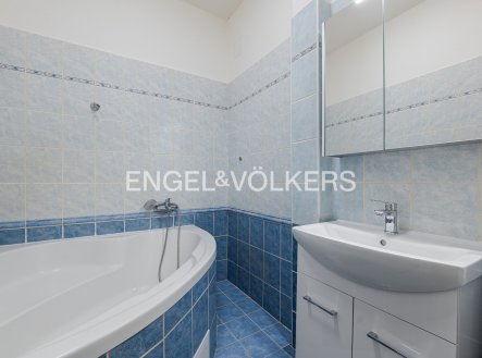 Pronájem bytu, 2+kk, 62 m²
