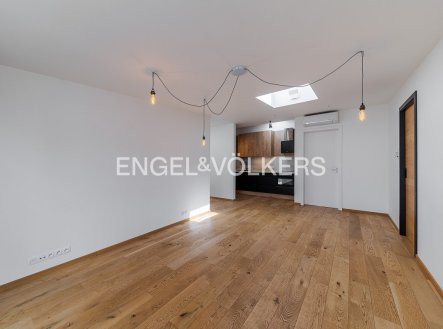 Pronájem bytu, 3+kk, 73 m²