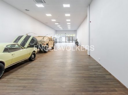 Pronájem obchodní prostory, 260 m²
