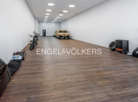 Pronájem obchodní prostory, 260 m²