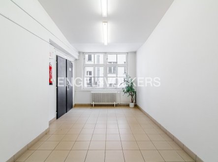 Pronájem kanceláře, 80 m²
