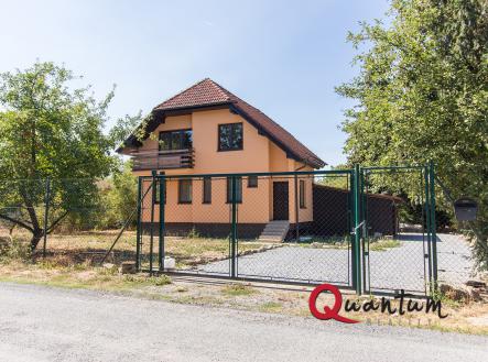 Pronájem - dům/vila, 210 m²