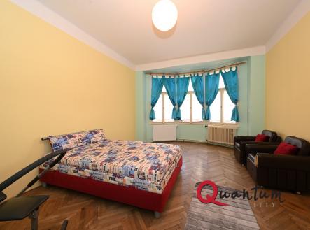 Prodej - nájemní dům, 464 m²