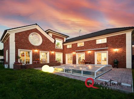 Prodej domu/vily, 327 m²