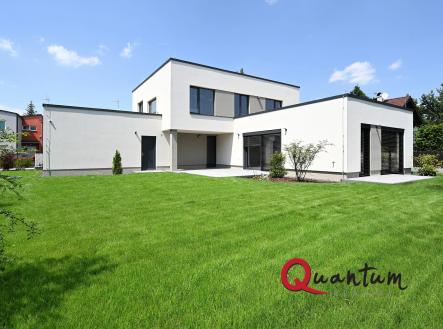 Pronájem domu/vily, 250 m²