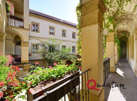 Pronájem kanceláře, 32 m²