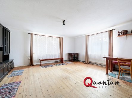 Prodej rodinného domu 4+1 s kůlnami a stodolou, pozemek 648 m2, Ústrašice, okr. Tábor