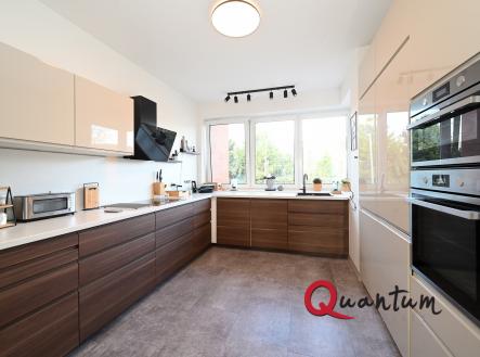 Pronájem domu/vily, 185 m²