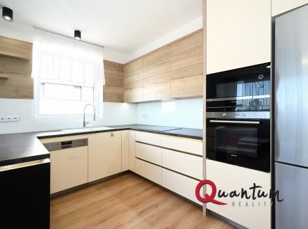 Pronájem bytu, 3+kk, 83 m²