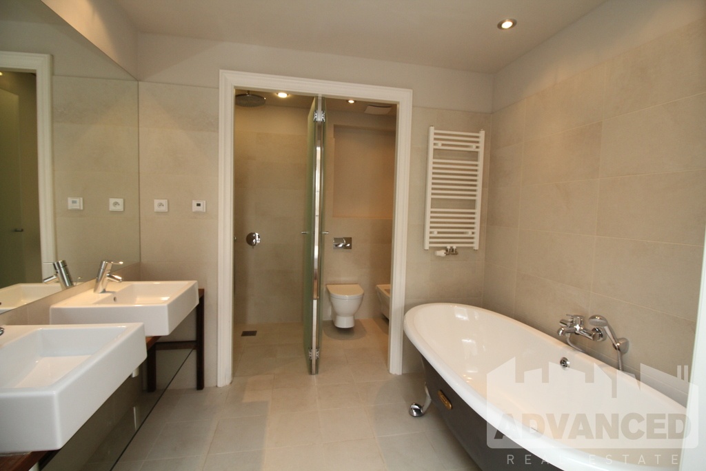 Bathroom 2a