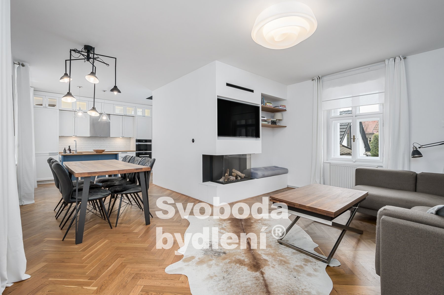 Obývací pokoj + kuchyně